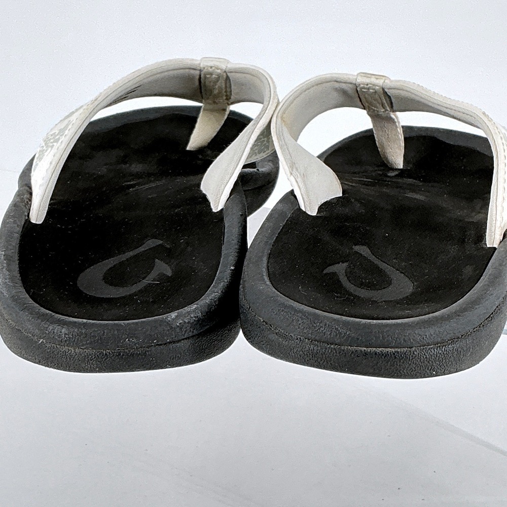 OluKai Ohana Size 7 Flip Flops Sandals White Pineapple Straps Thongs - Picture 6 of 10
